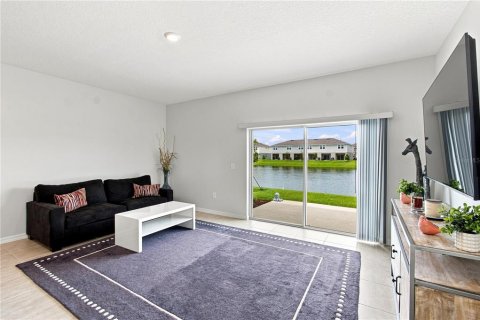 Townhouse in Kissimmee, Florida 3 bedrooms, 150.13 sq.m. № 2352337 - photo 4