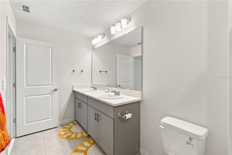 Townhouse in Kissimmee, Florida 3 bedrooms, 150.13 sq.m. № 2352337 - photo 24