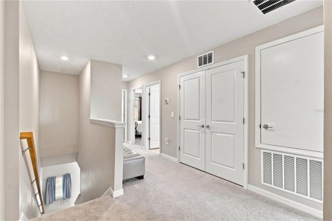 Townhouse in Kissimmee, Florida 3 bedrooms, 150.13 sq.m. № 2352337 - photo 20