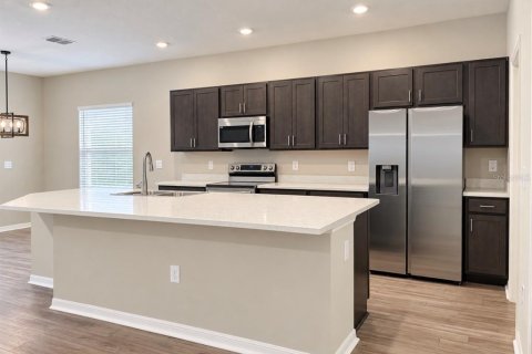 Villa ou maison à louer à Mulberry, Floride: 4 chambres, 181.81 m2 № 2405214 - photo 4