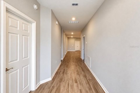 Villa ou maison à louer à Mulberry, Floride: 4 chambres, 181.81 m2 № 2405214 - photo 2