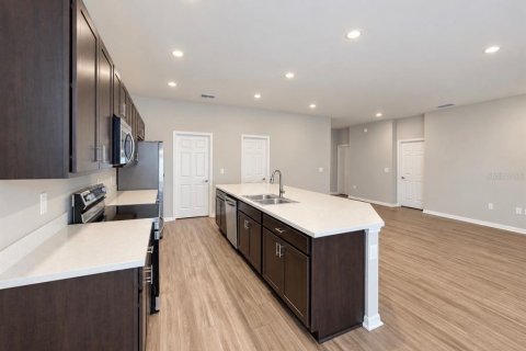 Villa ou maison à louer à Mulberry, Floride: 4 chambres, 181.81 m2 № 2405214 - photo 8