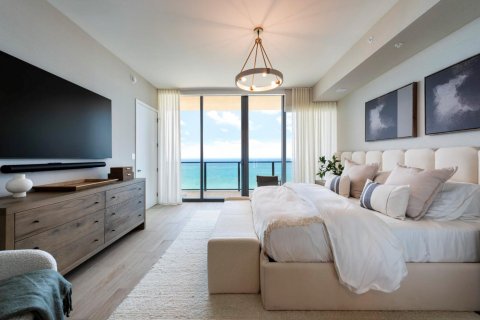 Condo in Pompano Beach, Florida, 3 bedrooms № 2175832 - photo 10