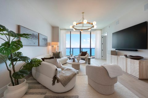 Condo in Pompano Beach, Florida, 3 bedrooms № 2175832 - photo 2