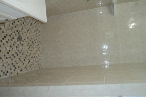 Villa ou maison à vendre à Hollywood, Floride: 3 chambres № 2015921 - photo 16