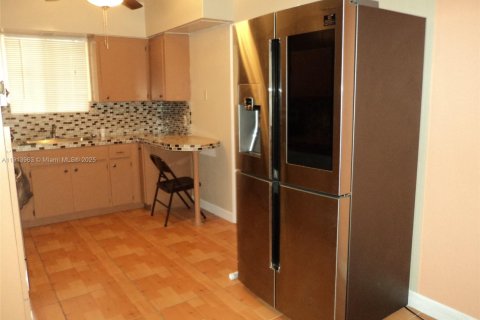 Villa ou maison à vendre à Hollywood, Floride: 3 chambres № 2015921 - photo 10