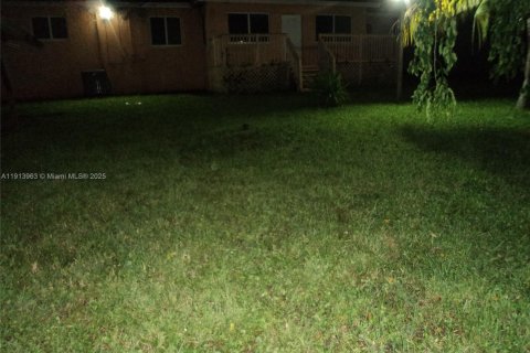 Villa ou maison à vendre à Hollywood, Floride: 3 chambres № 2015921 - photo 28