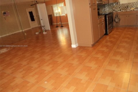 Villa ou maison à vendre à Hollywood, Floride: 3 chambres № 2015921 - photo 5