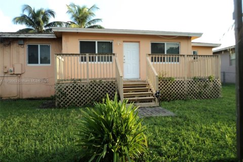 Villa ou maison à vendre à Hollywood, Floride: 3 chambres № 2015921 - photo 27