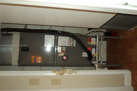 Villa ou maison à vendre à Hollywood, Floride: 3 chambres № 2015921 - photo 24