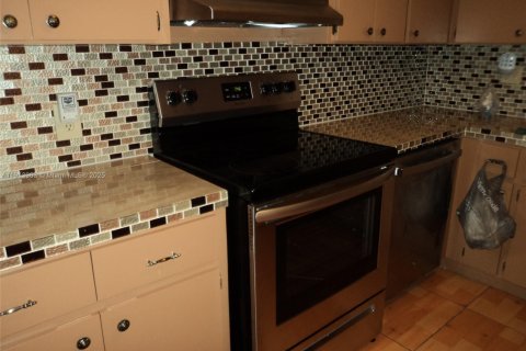 Villa ou maison à vendre à Hollywood, Floride: 3 chambres № 2015921 - photo 7