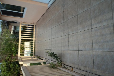 Villa ou maison à vendre à Hollywood, Floride: 3 chambres № 2015921 - photo 30