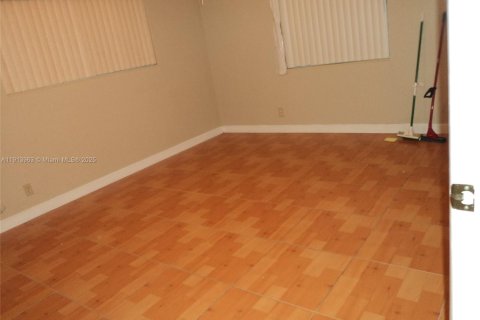 Villa ou maison à vendre à Hollywood, Floride: 3 chambres № 2015921 - photo 23