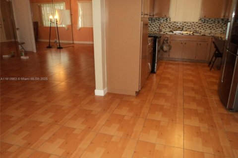 Villa ou maison à vendre à Hollywood, Floride: 3 chambres № 2015921 - photo 9