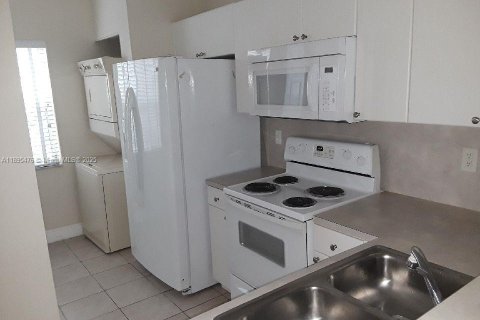 Townhouse in Homestead, Florida 2 bedrooms, 98.94 sq.m. № 1947660 - photo 4