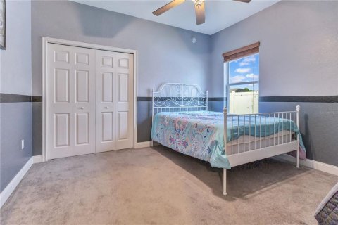 House in Lakeland, Florida 5 bedrooms, 265.33 sq.m. № 2196089 - photo 15