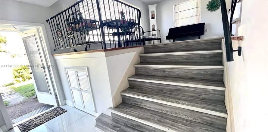 Appartement à Pembroke Pines, Floride 2 chambres, 92.9 m2 № 1880380