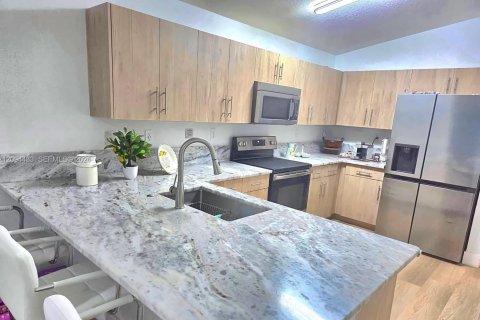 Villa ou maison à vendre à Cutler Bay, Floride: 4 chambres, 154.96 m2 № 2382377 - photo 9