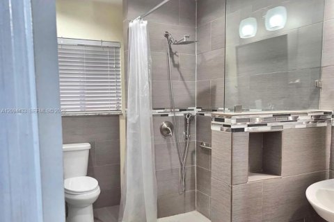 Villa ou maison à vendre à Cutler Bay, Floride: 4 chambres, 154.96 m2 № 2382377 - photo 16