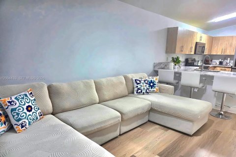 Villa ou maison à vendre à Cutler Bay, Floride: 4 chambres, 154.96 m2 № 2382377 - photo 13