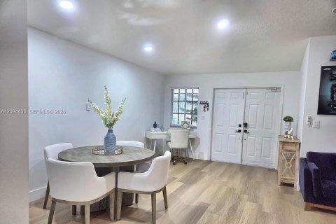 Villa ou maison à vendre à Cutler Bay, Floride: 4 chambres, 154.96 m2 № 2382377 - photo 5