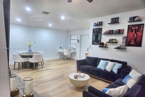 Villa ou maison à vendre à Cutler Bay, Floride: 4 chambres, 154.96 m2 № 2382377 - photo 8