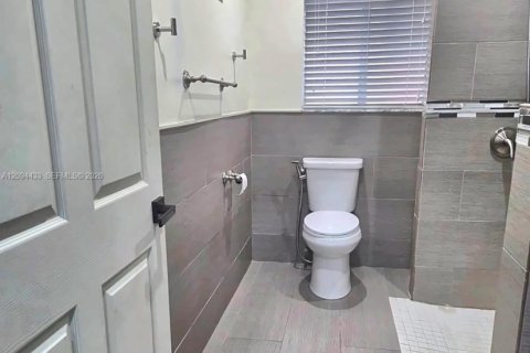 Villa ou maison à vendre à Cutler Bay, Floride: 4 chambres, 154.96 m2 № 2382377 - photo 15