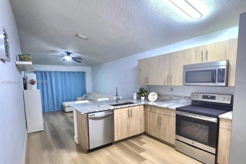 Villa ou maison à vendre à Cutler Bay, Floride: 4 chambres, 154.96 m2 № 2382377 - photo 12