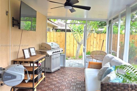 Villa ou maison à vendre à Cutler Bay, Floride: 4 chambres, 154.96 m2 № 2382377 - photo 27