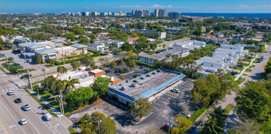 Commercial property in Boca Raton, Florida № 1073600