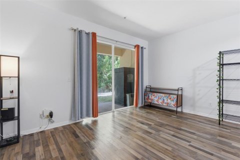 Adosado en venta en Tampa, Florida, 2 dormitorios, 107.02 m2 № 2123331 - foto 12
