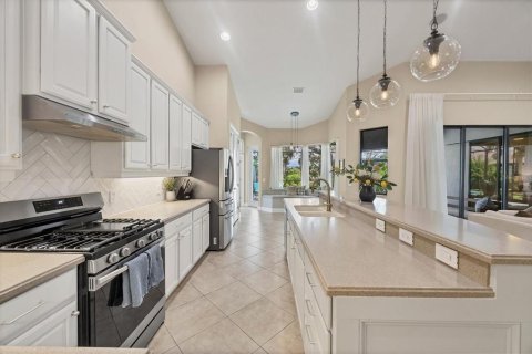 House in Lakewood Ranch, Florida 4 bedrooms, 216.83 sq.m. № 1884107 - photo 15