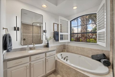 House in Lakewood Ranch, Florida 4 bedrooms, 216.83 sq.m. № 1884107 - photo 27