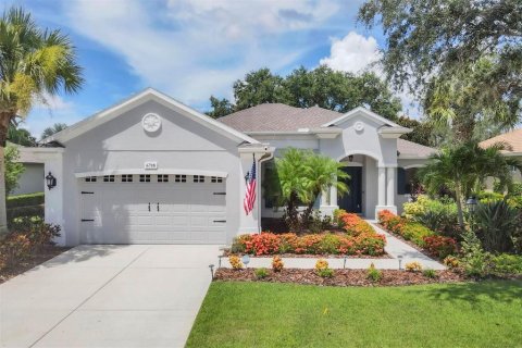 House in Lakewood Ranch, Florida 4 bedrooms, 216.83 sq.m. № 1884107 - photo 1