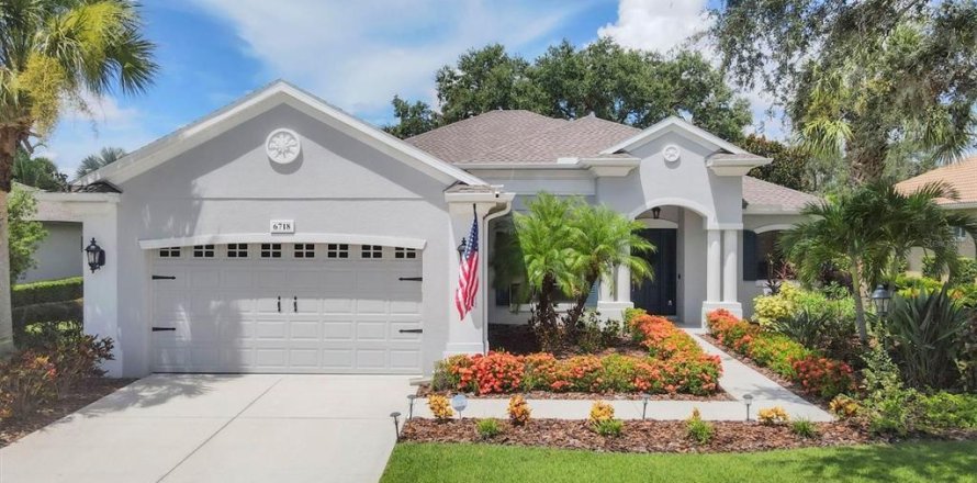 House in Lakewood Ranch, Florida 4 bedrooms, 216.83 sq.m. № 1884107