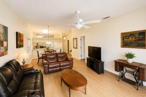 House in Bradenton, Florida 2 bedrooms, 114.83 sq.m. № 2197754 - photo 4