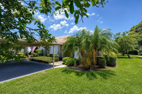 House in Bradenton, Florida 2 bedrooms, 114.83 sq.m. № 2197754 - photo 2