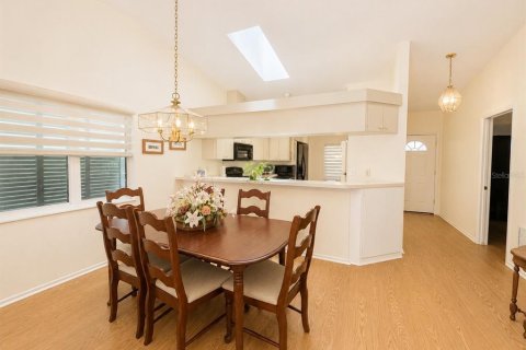 House in Bradenton, Florida 2 bedrooms, 114.83 sq.m. № 2197754 - photo 7