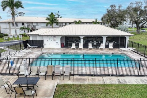 Condominio en venta en Punta Gorda, Florida, 2 dormitorios, 83.43 m2 № 1857720 - foto 12