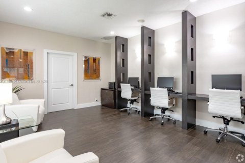 Appartement à louer à North Lauderdale, Floride: 1 chambre, 66.89 m2 № 1939181 - photo 4