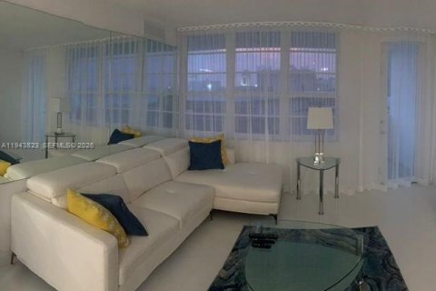 Condo à Miami Beach, Floride, 1 chambre  № 2000608
