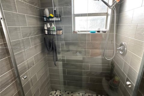 Condominio en alquiler en Hollywood, Florida, 2 dormitorios, 101.17 m2 № 2041376 - foto 12