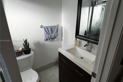 Condominio en alquiler en Hollywood, Florida, 2 dormitorios, 101.17 m2 № 2041376 - foto 10