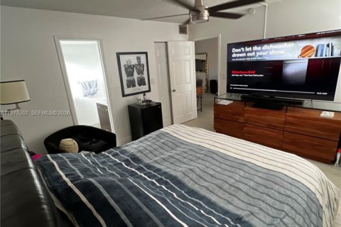 Condominio en alquiler en Hollywood, Florida, 2 dormitorios, 101.17 m2 № 2041376 - foto 9