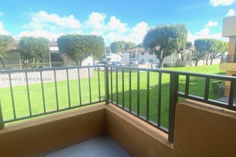 Copropriété à louer à Sweetwater, Floride: 2 chambres, 70.42 m2 № 2001224 - photo 7