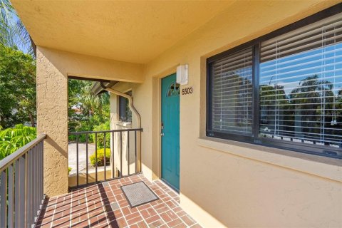 Condo in Sarasota, Florida, 2 bedrooms  № 1885879 - photo 2