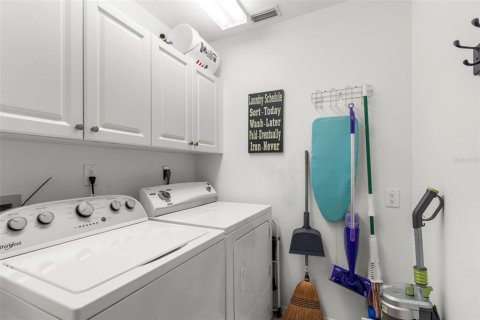 Condo in Sarasota, Florida, 2 bedrooms  № 1885879 - photo 19