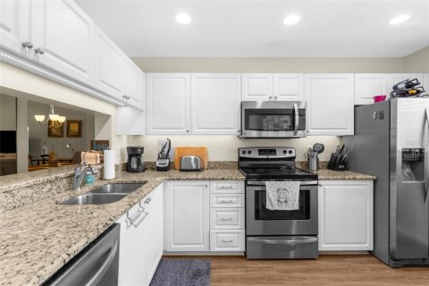 Condo in Sarasota, Florida, 2 bedrooms  № 1885879 - photo 3