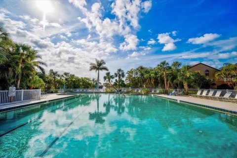 Condo in Sarasota, Florida, 2 bedrooms  № 1885879 - photo 25
