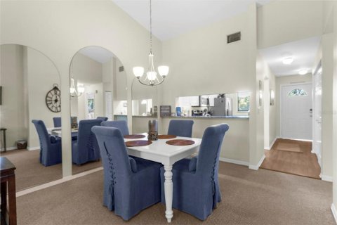 Condo in Sarasota, Florida, 2 bedrooms  № 1885879 - photo 8